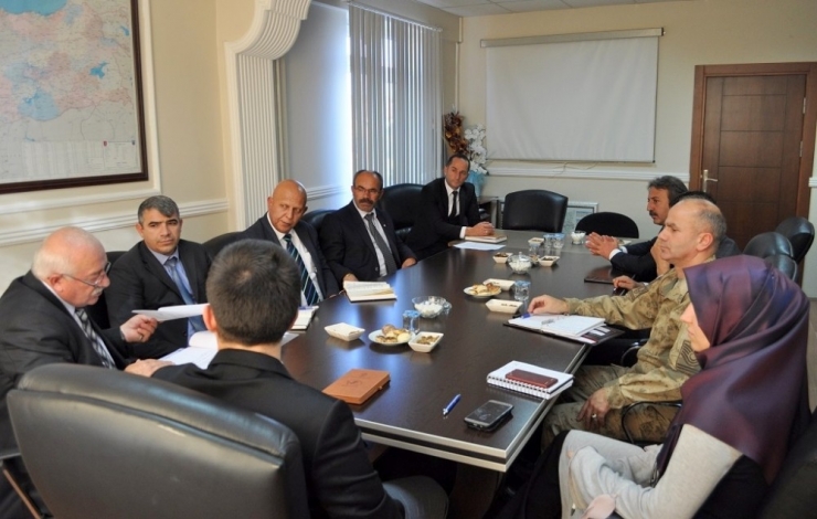 Demirözü’nde Uyuşturucu Bağımlılığı İle Mücadele Değerlendirme Toplantısı