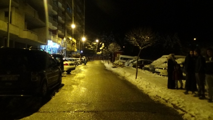 Siirt’te Deprem Paniği: Vatandaşlar Sokağa Döküldü