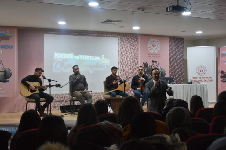 Karın Zirvesinde Kamp Hayran Bıraktı