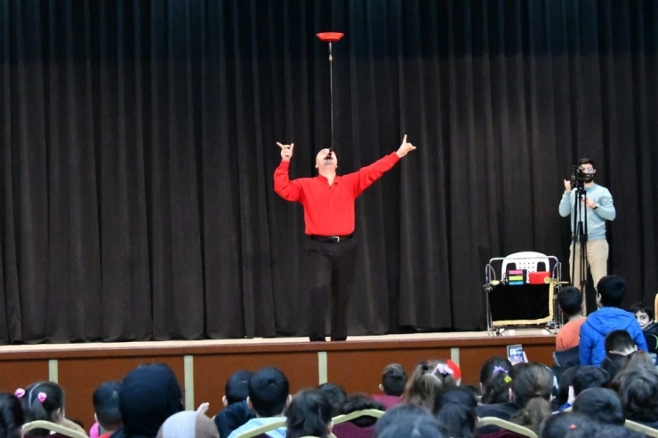 Esenyurtlu Minikler Sömestr Şenliğinde Doyasıya Eğlendi