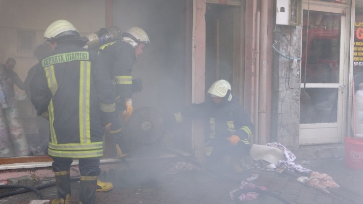 Isparta’da Çeyiz Eşyası Satılan İş Yerinde Korkutan Yangın
