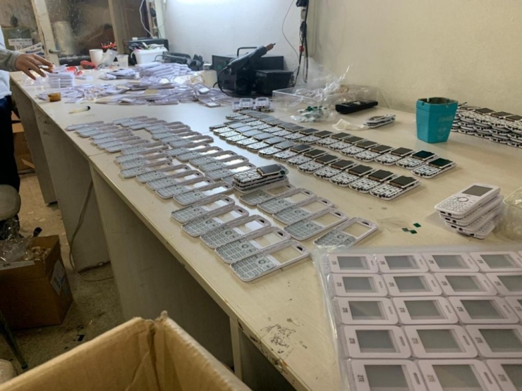 İstanbul’da Kaçak Cep Telefonu Operasyonu