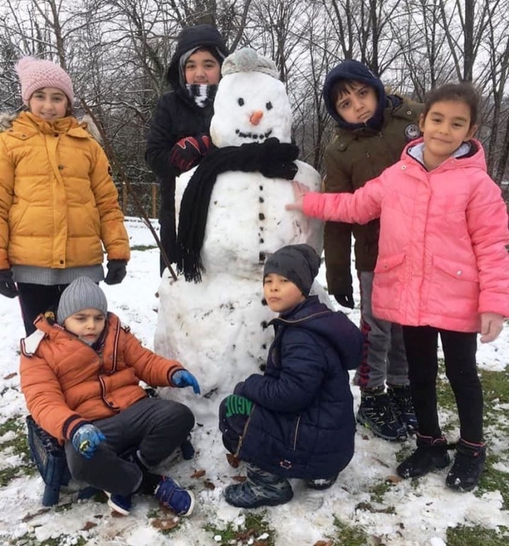 Kar En Çok Çocukları Sevindirdi