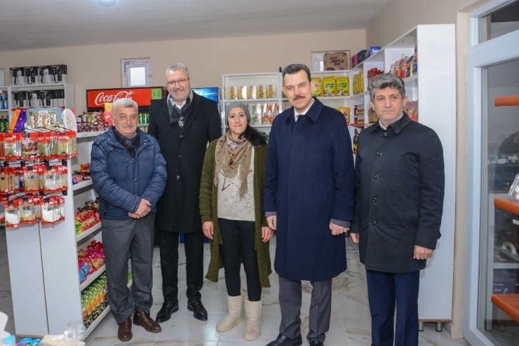 Karacabey’de Kırsal Kesime Hizmetler Sürüyor