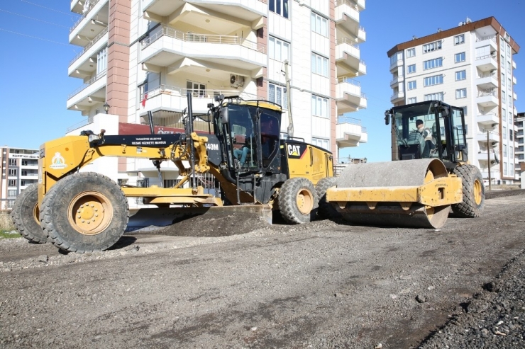 Karaköprü’ye Yeni Yollar Kazandırılıyor