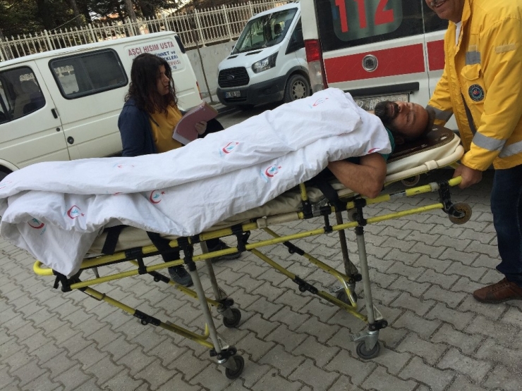 Çatıdan Düşüp Hastanelik Oldu