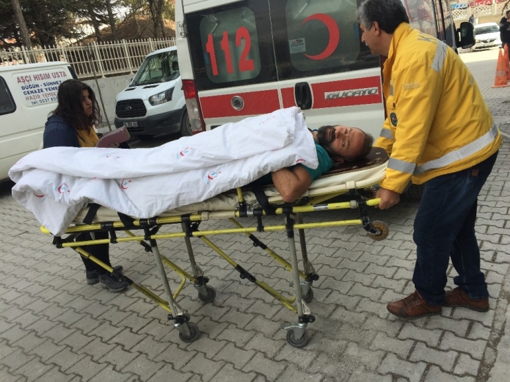 Çatıdan Düşüp Hastanelik Oldu