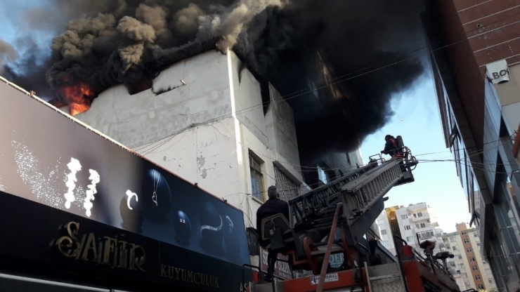 Pastane İmalathanesinde Yangın