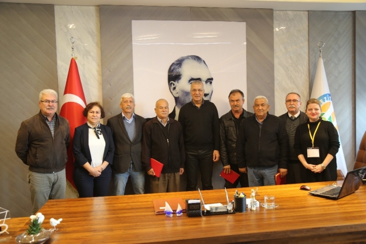 Mezitli Belediyesi Çalışanlarına Emeklilik Jesti