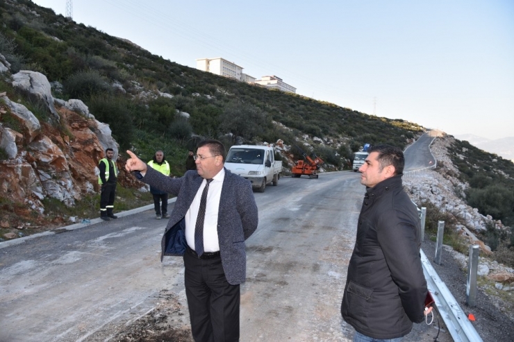 Başkan Tokat, Devam Eden Yeni Yol Çalışmalarını Yerine İnceledi