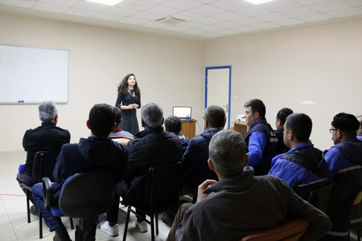 Büyükşehir Personeline “Akaryakıt Ürün Bilgisi, Güvenli Dolum Kuralları” Eğitimi