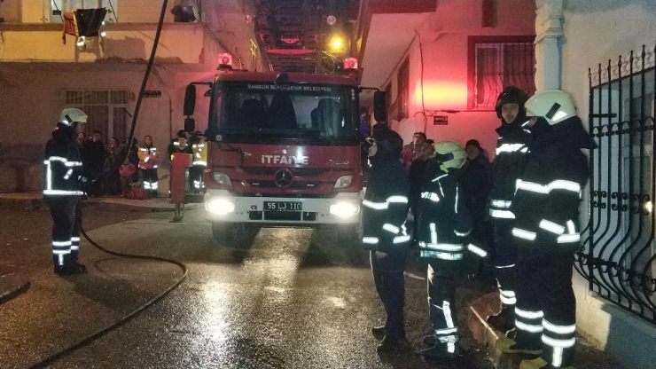 Gündüz Parkta Yangın Çıkarttı, Akşam Da Evini Yaktı