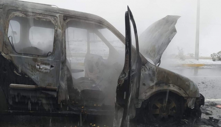 Siirt’te Seyir Halindeki Araç Kül Oldu