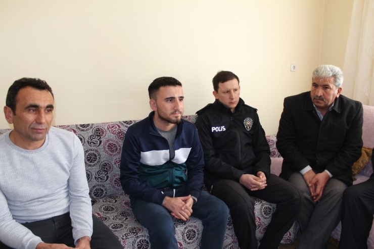 Evine Dönen Gaziye Ziyaretçi Akını