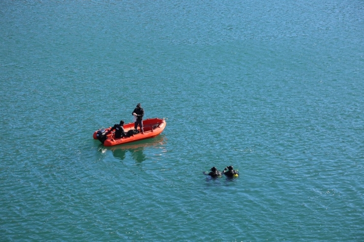 Kayıp Gülistan’ı 70 Kurbağa Adam Arıyor