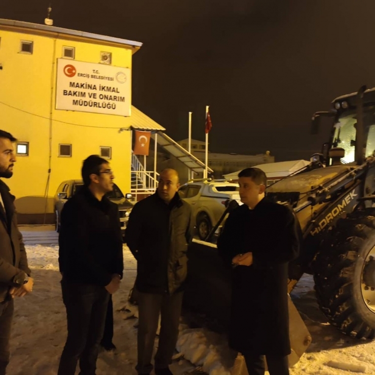 Erciş Kaymakamı Ve Belediye Başkan Vekili Mehmetbeyoğlu’ndan Akşam Denetimi