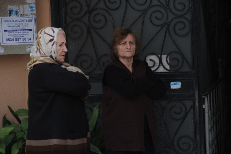 Ölen Şahsın Başından Bir An Olsun Ayrılmadı