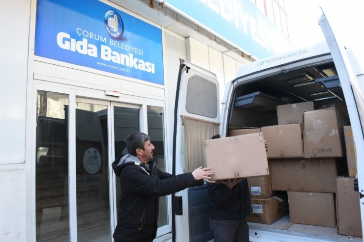 Çorum Belediyesi’nden Depremzedelere Yardım