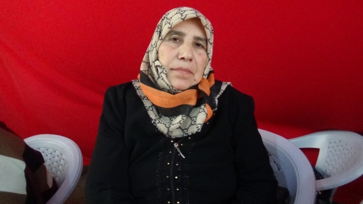 Hdp Önündeki Ailelerin Evlat Nöbeti 145’inci Gününde