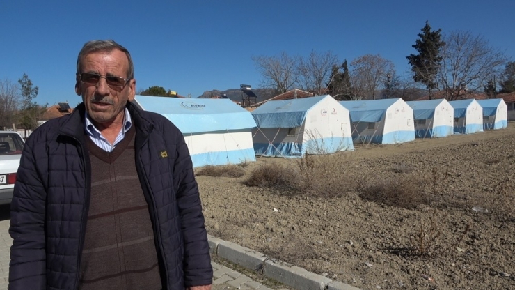 Denizlili Depremzedeler Elazığ Depremini Acı Ve Endişe İle Takip Ediyor