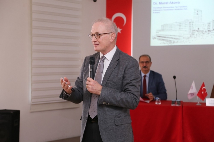 Efeler’de “Enfeksiyon Hastalıkları Ve Aşılar” Konuşuldu