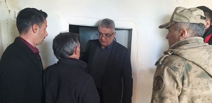 Vali Aykut Pekmez Depremin Hasar Verdiği Bölgede İncelemede Bulundu