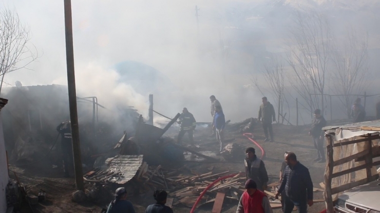 Erzincan’da Örtü Yangını
