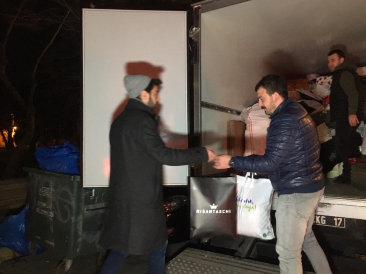 Fenerbahçeli Taraftarlardan Deprem Bölgesine Yardım