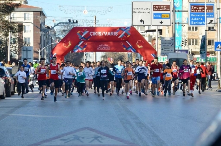 İki Gazi’nin Buluşması Onuruna Koştular