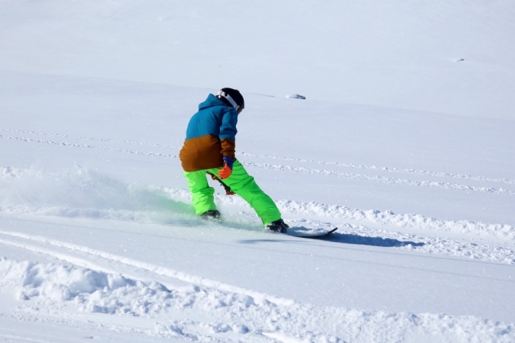 Van’da Kayak Sezonu Geç Başladı