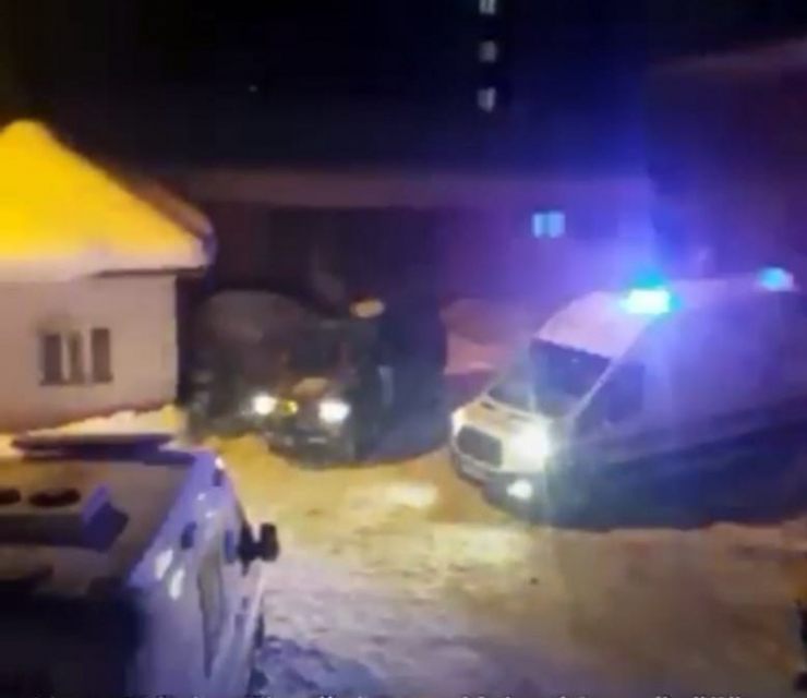 Hakkari’den Elazığ’a Sağlık Ekibi Gönderildi