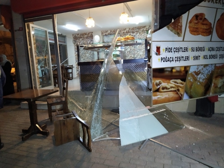 Küçükçemece’de İş Yerinde Tüp Patladı: 1 Yaralı