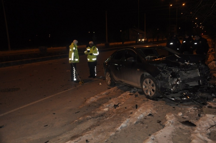 Seydişehir’de Otomobiller Çarpıştı: 3 Yaralı