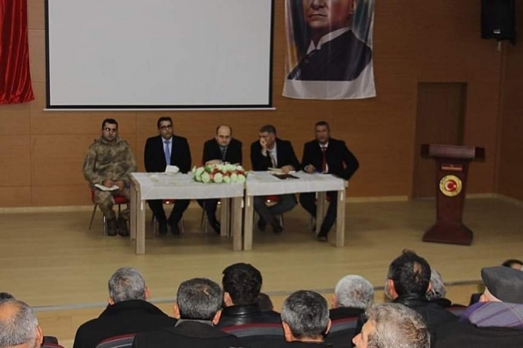 Mazıdağı Kaymakamı Kalkan Muhtarlarla Bir Araya Geldi