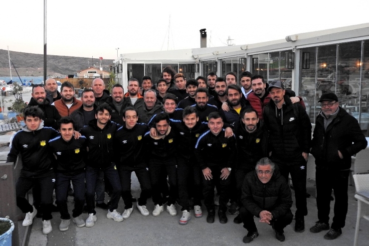 Alaçatıspor’a Esnaftan Tam Destek