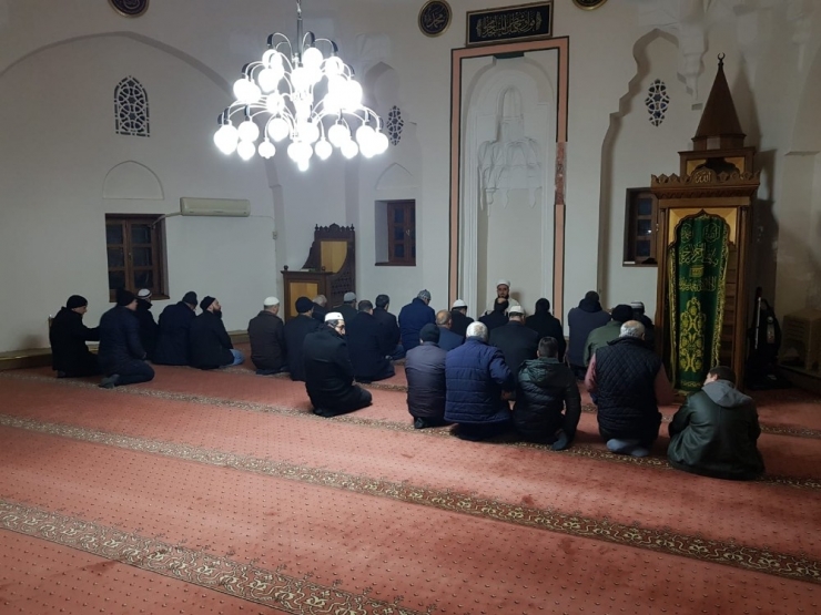 Tire’de Sabah Namazı Buluşmaları Devam Ediyor