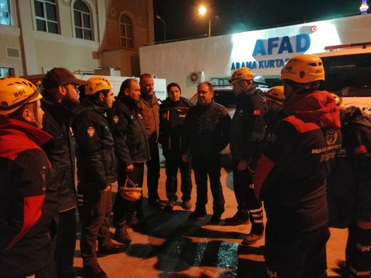 Bilecik Umke Timi Deprem Bölgesine Hareket Etti