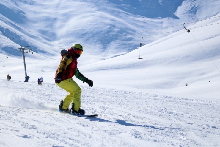 Van’da Kayak Sezonu Geç Başladı