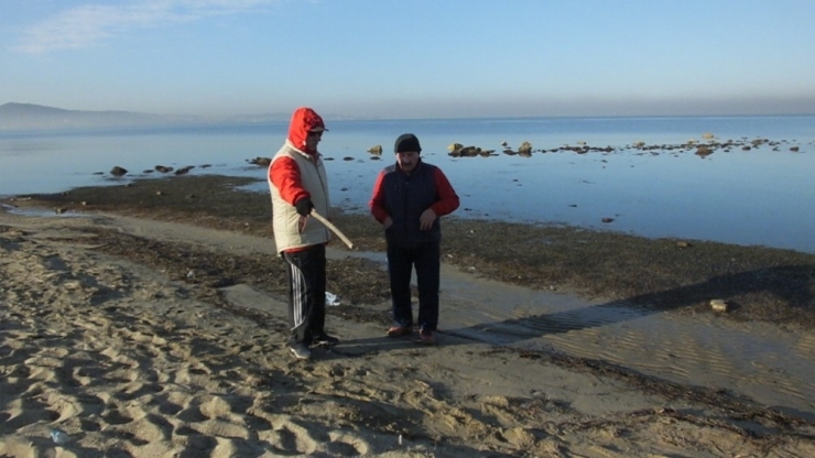 Burhaniye’de Deniz Çekildi, 2 Bin 500 Yıllık Liman Ortaya Çıktı
