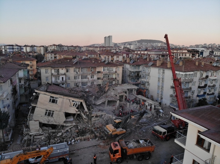 Elazığ’da Süren Enkaz Çalışmaları Havadan Görüntülendi