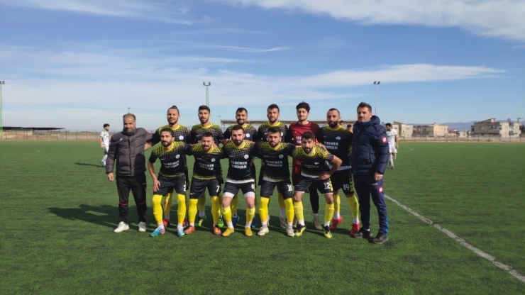 Amatör Küme Maçı Depremde Vefat Edenler İçin Saygı Duruşu