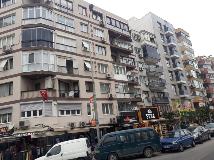 Balkondan Düşen Yaşlı Adam Hayatını Kaybetti