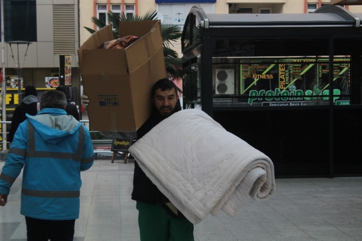 Gölcük Depremini Yaşayan Kocaelililer’den Elazığlı Depremzedeler İçin Kampanya