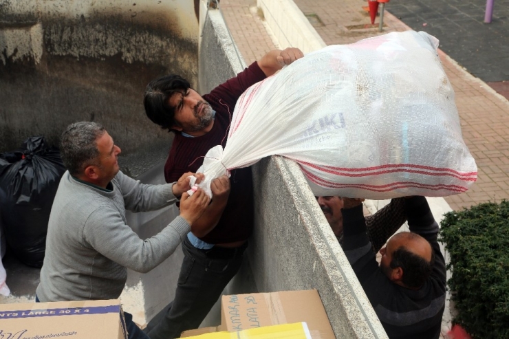 Mersin’den Deprem Bölgesine Yardımlar Yola Çıktı