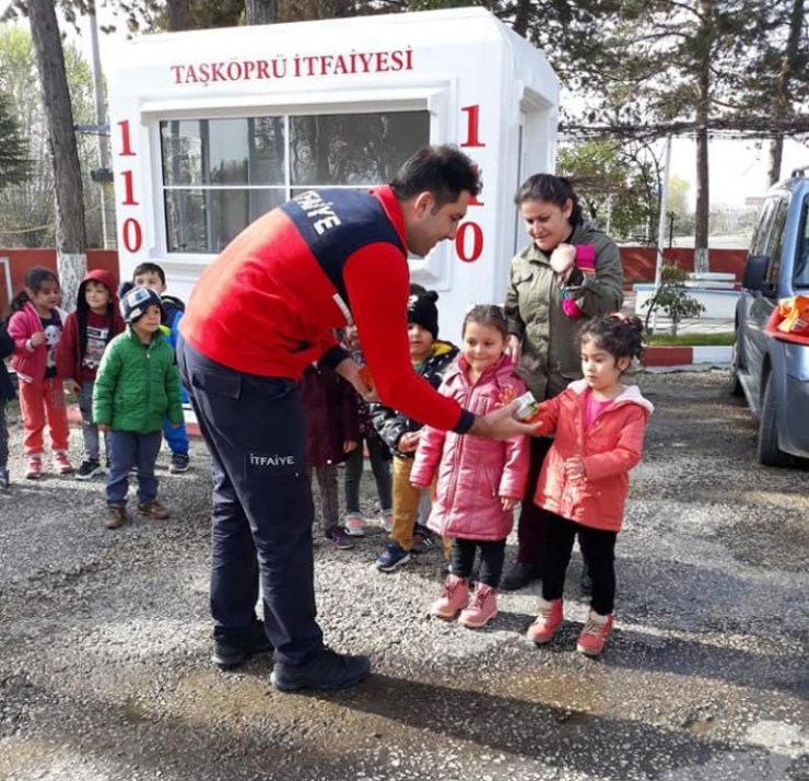 Taşköprü Belediyesi İtfaiye Ekipleri, 19 Ev Yangınına Müdahale Etti