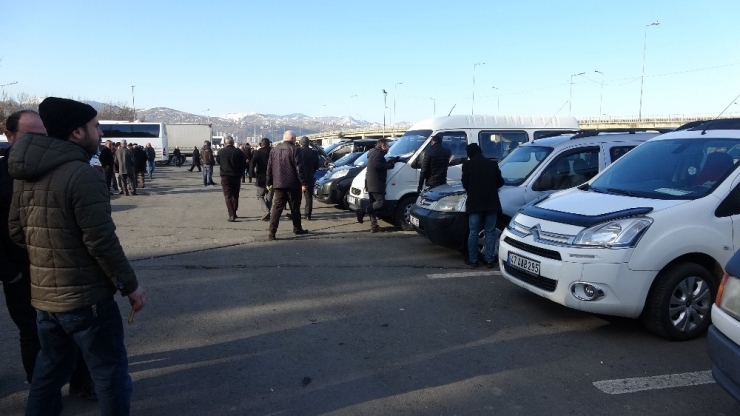 Oto Pazarındaki Yoğunluk Satışlara Yansımıyor