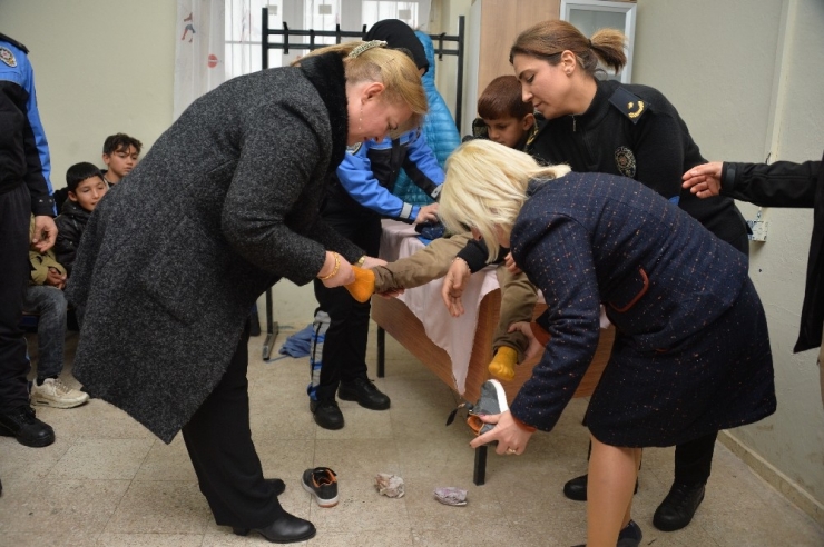 Çocukların Meryem Annesi