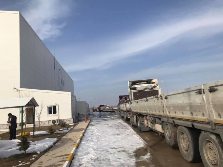 Afyonkarahisar’dan Elazığ’a 16 Tır Çadır Gönderildi