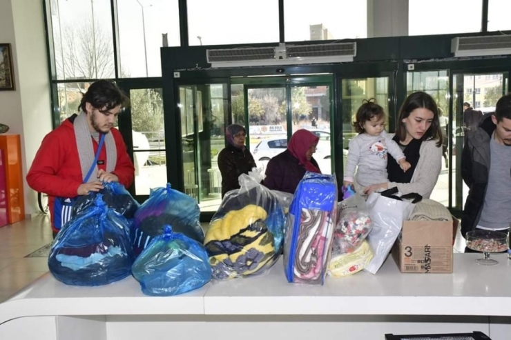 Çanakkale’den Depremzedelere Yardım Eli