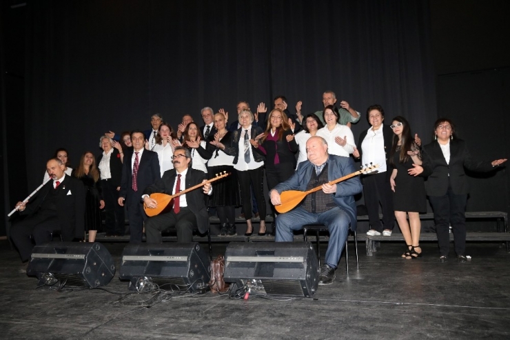 ’Farklı Renkler Farklı Sesler Korosu’ndan Prova